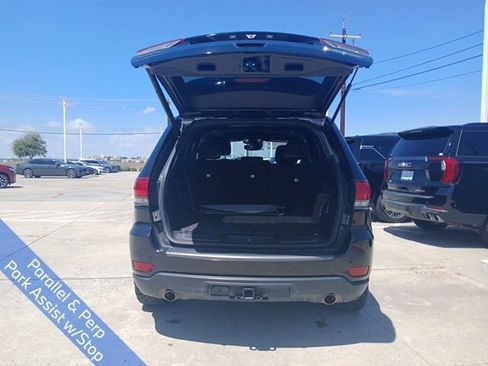 Used 2018 Jeep Grand Cherokee Trailhawk AWD/4WD image 9
