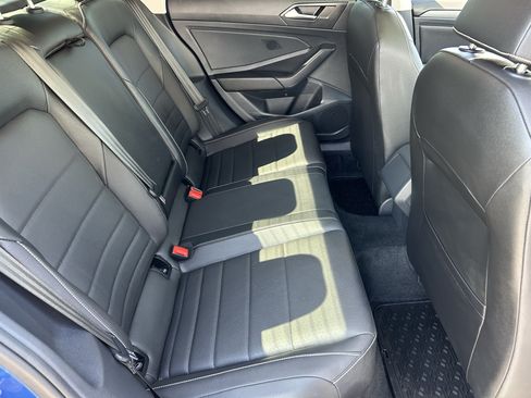 Used 2024 Volkswagen Jetta SE w/ Panoramic Sunroof Package FWD image 11