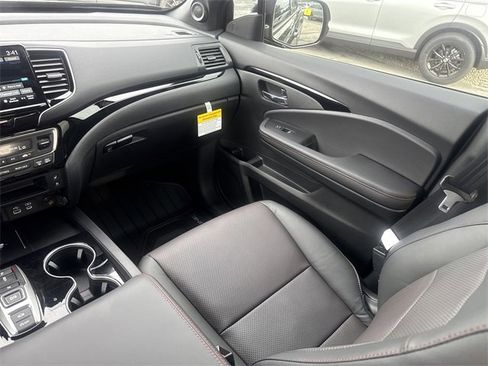 New 2026 Honda Ridgeline Black Edition image 18