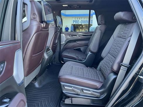 Used 2023 Cadillac Escalade Sport Platinum w/ LPO, ONYX Package image 13