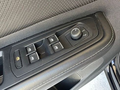 Used 2024 Volkswagen Atlas SE FWD image 26