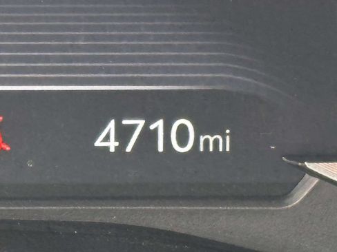 Used 2025 Genesis G70 2.5T RWD image 34