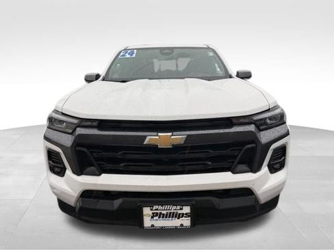Used 2024 Chevrolet Colorado LT w/ LT Convenience Package III AWD/4WD image 2