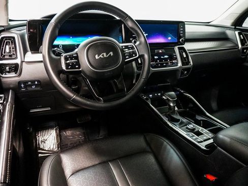Used 2023 Kia Sorento SX image 16