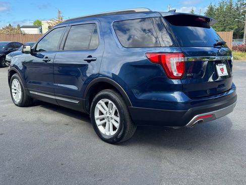 Used 2016 Ford Explorer XLT w/ Equipment Group 202A FWD image 5