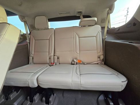 Used 2021 GMC Yukon Denali w/ Denali Premium Package AWD/4WD image 18