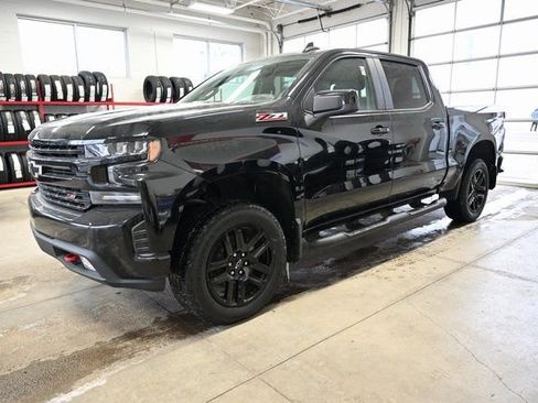 Used 2020 Chevrolet Silverado 1500 LT Trail Boss w/ Midnight Edition image 9