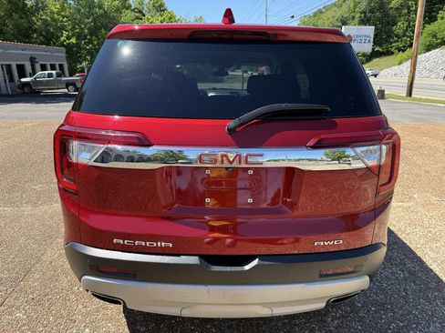 Used 2023 GMC Acadia SLE w/ LPO, Floor Liner Package AWD/4WD image 6