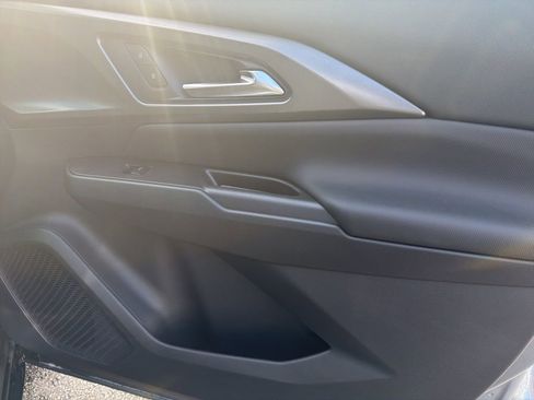 New 2026 Chevrolet Equinox EV LT image 24