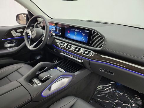 New 2026 Mercedes-Benz GLS 450 4MATIC image 15
