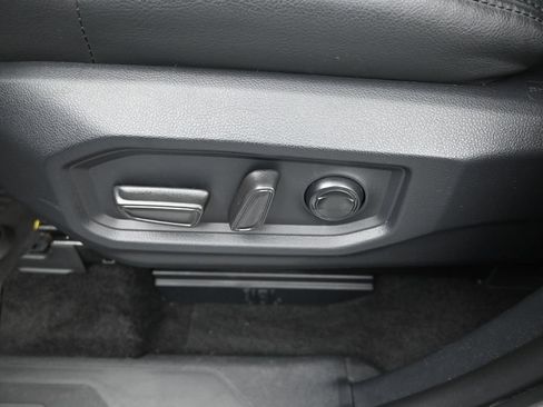 Used 2024 Toyota Tundra Limited AWD/4WD image 15