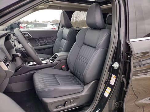 New 2026 Mitsubishi Outlander SEL image 8