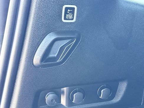 Used 2024 Jeep Wagoneer Series II AWD/4WD image 11