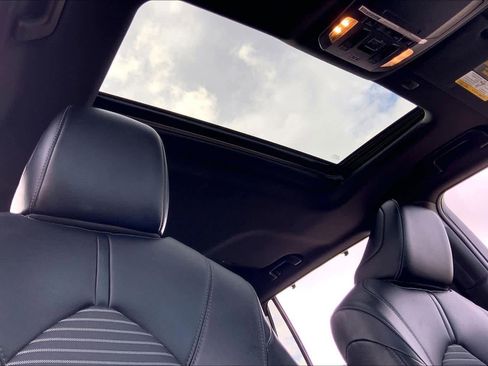 Used 2021 Toyota Highlander XSE FWD image 14