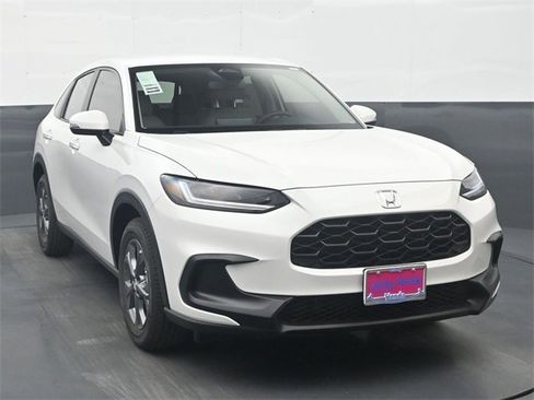 New 2026 Honda HR-V LX image 2