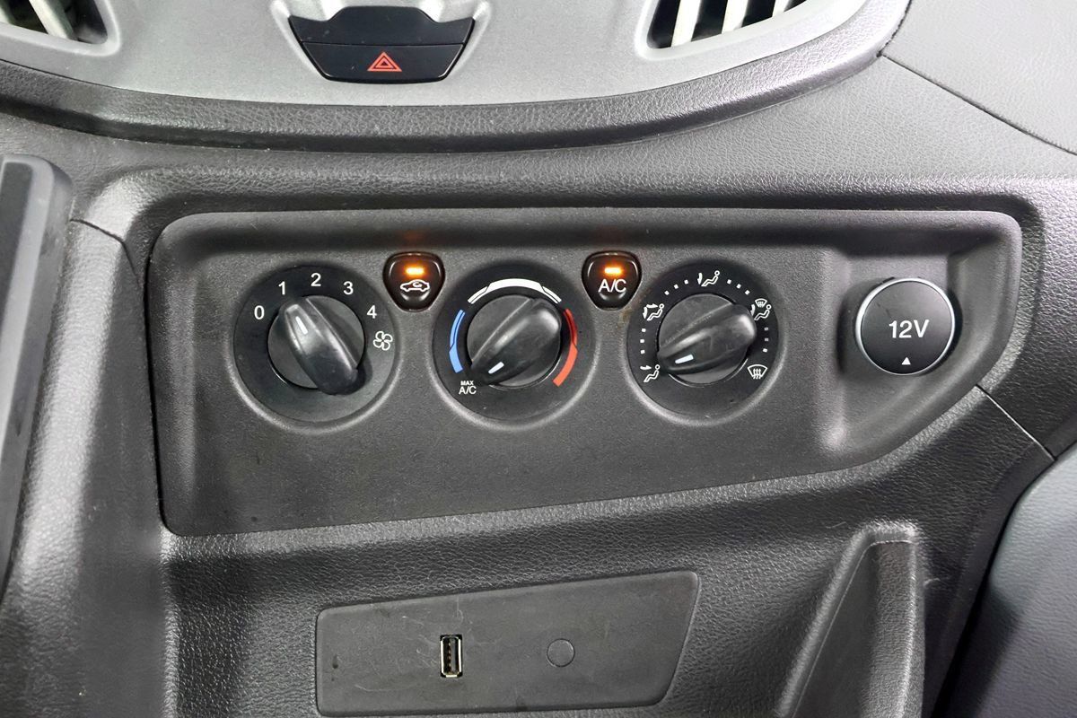 Used 2017 Ford Transit 150 XL RWD image 31