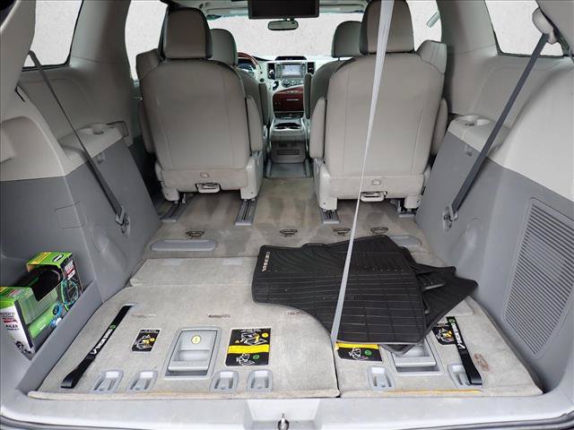 Used 2013 Toyota Sienna Limited w/ Premium Pkg AWD/4WD image 6