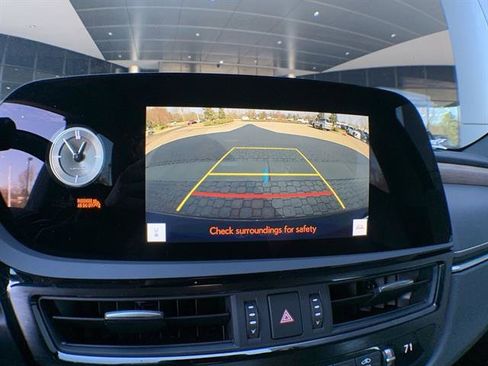 Used 2024 Lexus ES 350 w/ Premium Package image 17