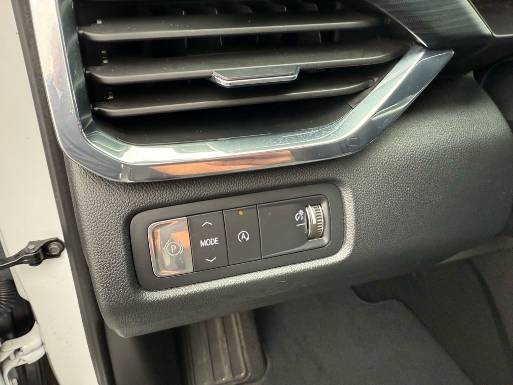 Used 2025 GMC Acadia Elevation FWD image 19