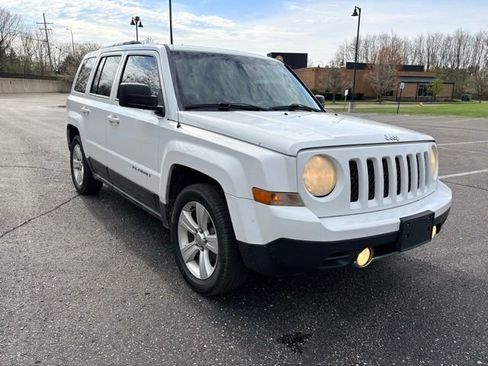 Used 2014 Jeep Patriot Limited w/ Sun/Sound Group image 7