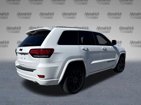 Used 2021 Jeep Grand Cherokee Laredo X image 9