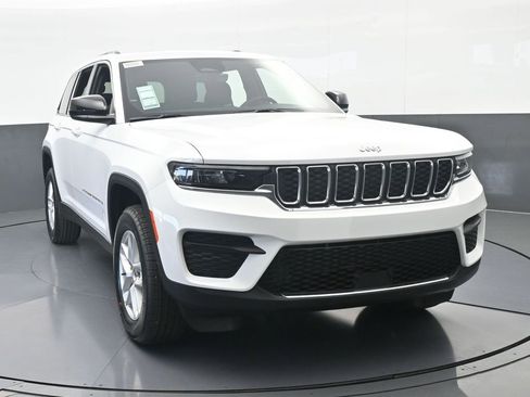 New 2026 Jeep Grand Cherokee Laredo X RWD image 9
