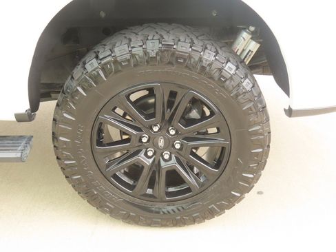 Used 2025 Ford F150 Platinum w/ FX4 Off-Road Package AWD/4WD image 17