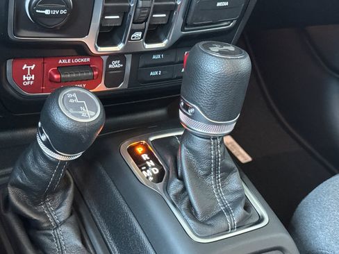 New 2026 Jeep Wrangler Unlimited Sport AWD/4WD image 19