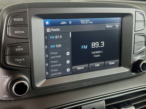 Used 2020 Hyundai Kona SE image 19