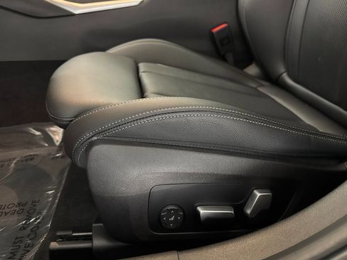 Used 2023 BMW 330i Sedan w/ Driving Assistance Package image 14