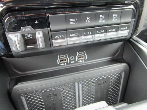 New 2026 RAM 2500 Laramie AWD/4WD image 48