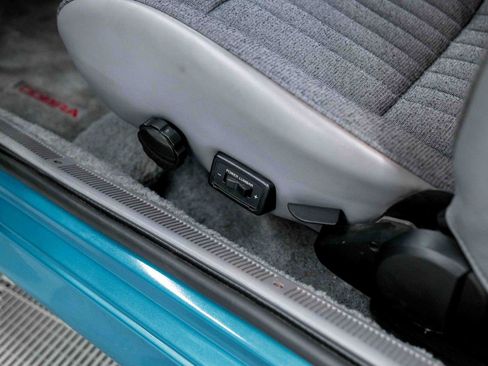 Used 1993 Ford Mustang Cobra RWD image 38