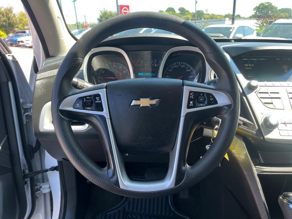 Used 2017 Chevrolet Equinox LT FWD image 24