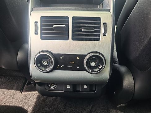 Used 2020 Land Rover Range Rover Sport SVR image 33