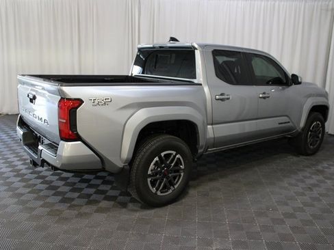 Used 2025 Toyota Tacoma Limited image 6