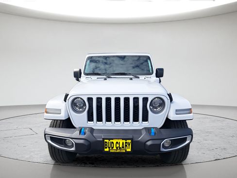 Used 2023 Jeep Wrangler Unlimited Sahara w/ Cold Weather Group AWD/4WD image 8