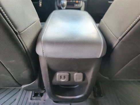 Used 2022 Chevrolet Colorado Z71 AWD/4WD image 24
