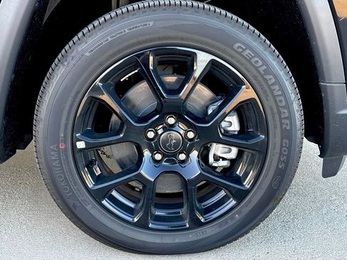 New 2026 Jeep Compass Latitude AWD/4WD image 25