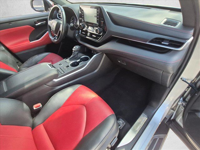 Used 2022 Toyota Highlander XSE FWD image 23