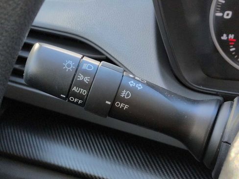 Used 2024 Subaru Crosstrek 2.0i Premium image 28