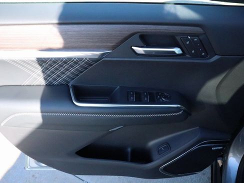 New 2026 GMC Acadia Denali w/ Super Cruise Package image 24