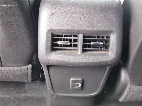 Used 2023 Chevrolet Equinox RS FWD image 22