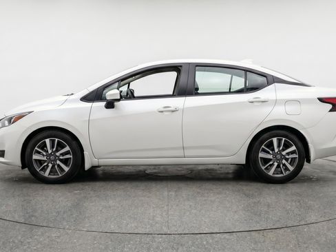 Used 2025 Nissan Versa SV image 5