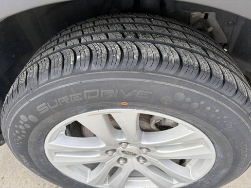 Used 2019 Ford Explorer XLT w/ Equipment Group 201A AWD/4WD image 9