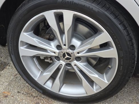 Used 2020 Mercedes-Benz C 300 4MATIC Sedan image 11