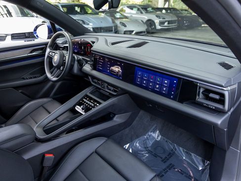 Certified 2025 Porsche Macan 4 Electric AWD/4WD image 53