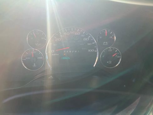 Used 2015 Chevrolet Express 2500 image 25