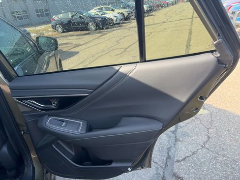 Used 2025 Subaru Outback Limited image 17