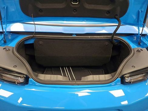 Used 2022 Chevrolet Camaro LT w/ Technology Package RWD image 28