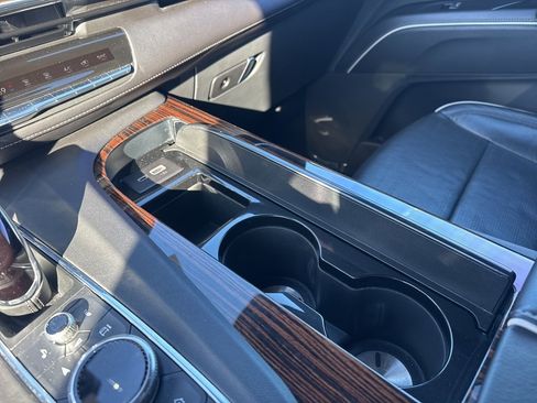 Used 2023 Cadillac Escalade ESV Premium Luxury image 30